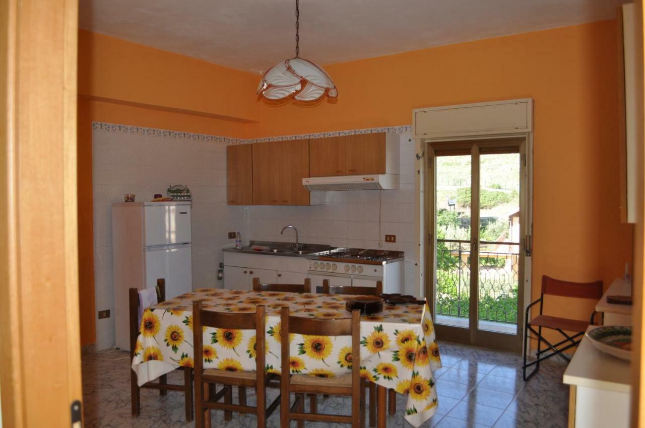 מונריאלה Summerhouse Sagana מראה חיצוני תמונה