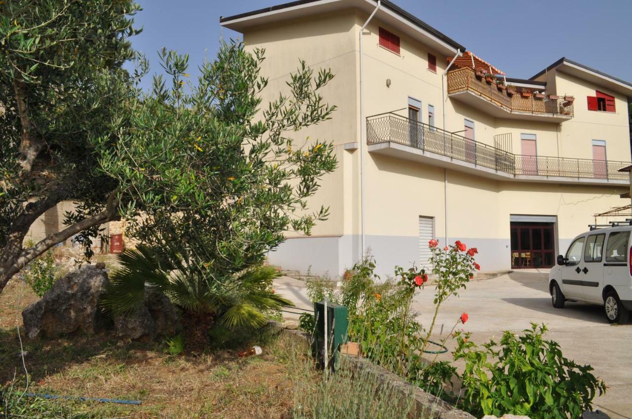מונריאלה Summerhouse Sagana מראה חיצוני תמונה